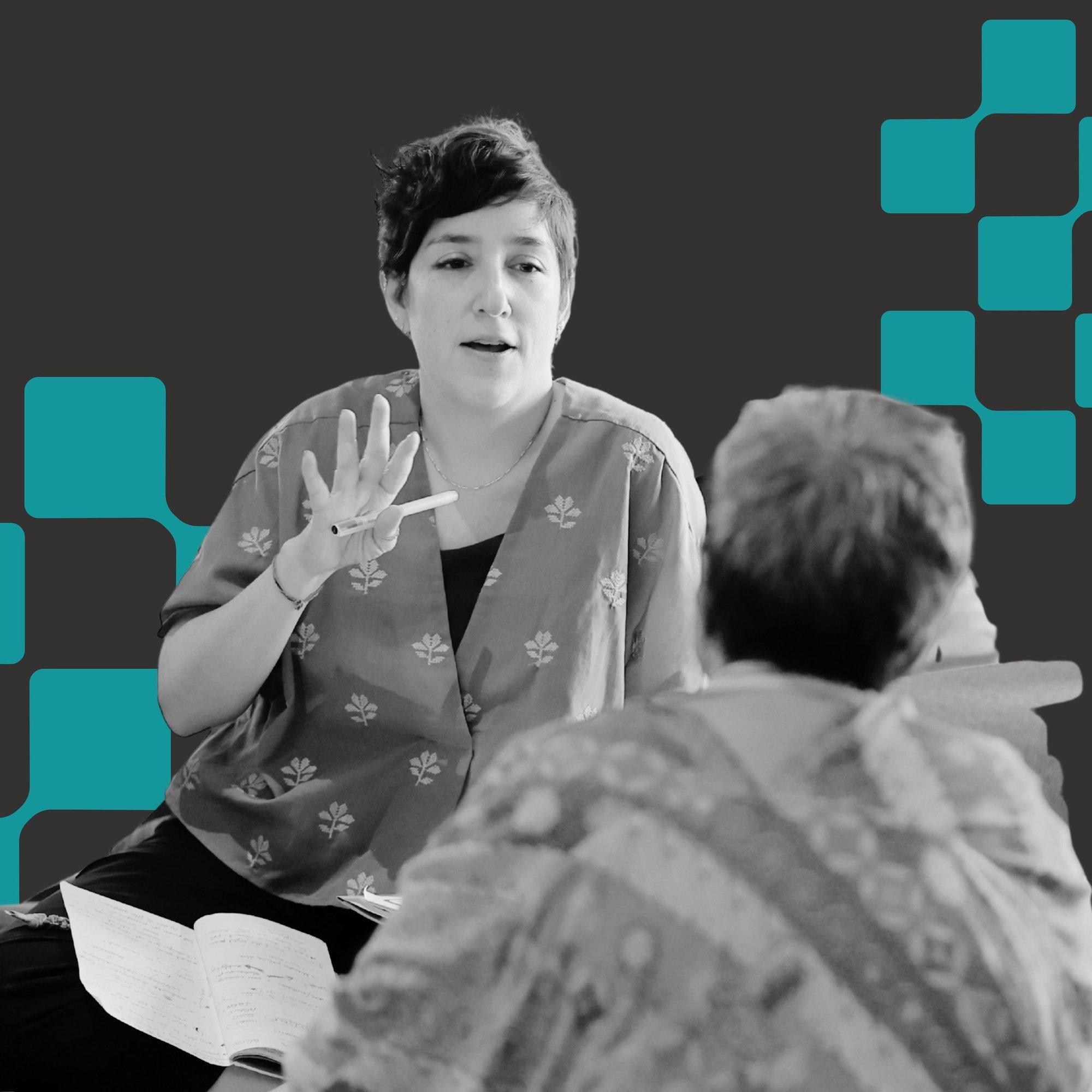 Lucía speaking with a training participant